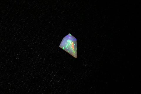 Australian Opal (1.8 carats)